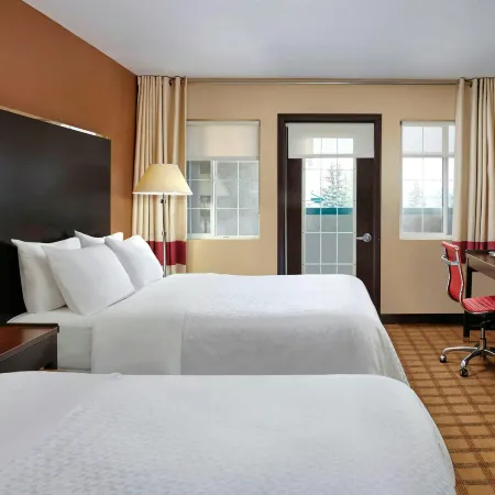 Four Points by Sheraton Hotel & Suites Calgary West