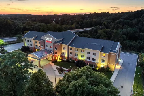 Fairfield Inn & Suites Harrisburg West - parking