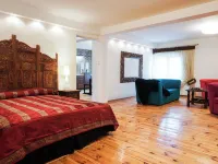 Home & Travel Hotels near Town Hall