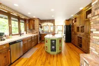 Orchard Oasis 5 Bedroom Home - 4-Star