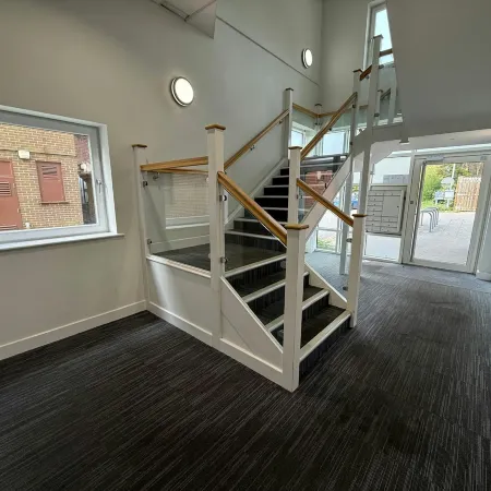 House of Fisher- Solstice House Apartments Hotele w: Farnborough