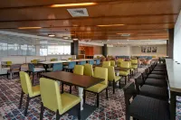 Hampton Inn & Suites Las Vegas Convention Center - breakfast