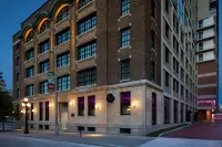 Moxy Ottawa Downtown - Pools