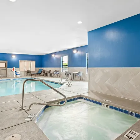 Hampton Inn & Suites Farmington
