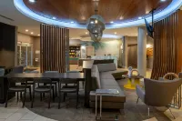 SpringHill Suites Lake Charles - parkir