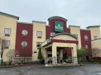 HomeTowne Studios & Suites Washington - WiFi