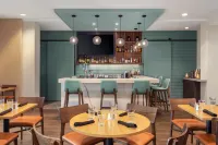 Hampton Inn by Hilton Calgary Airport North - Quầy Bar