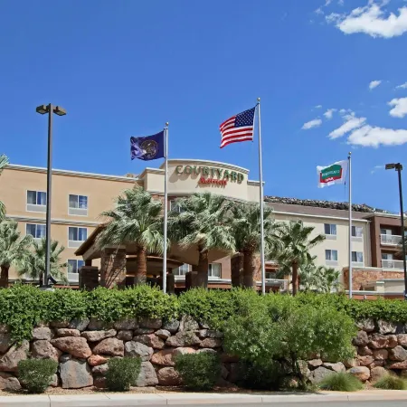 Courtyard St. George