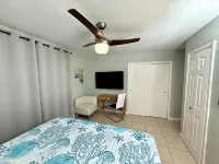 Pompano Vibes Beach Apartments - Beach