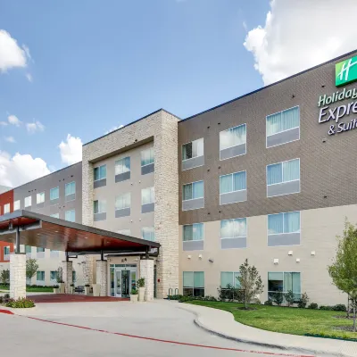 Holiday Inn Express & Suites DALLAS NW - FARMERS BRANCH by IHG Hotels near Zero Gravity Amusement Park