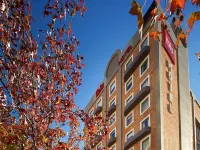 Ibis Perth Hotels near Northbridge