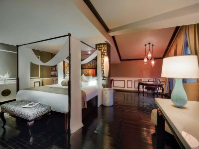 ロイヤルデラックスルーム(キング)(エグゼクティブラウンジアクセス) ホテル ロイヤル ホイアン Mギャラリーの写真