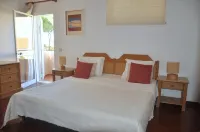 Stylish Well-Equipped, Private Pool, Close to Amenities, Free AC & Wifi - Private Pools