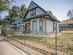 3Bd Downtown Modern Victorian W/Hot Tub, Park & Lake!