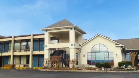 Inn of Loudon Отели в г. Лоудон