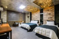 Iksan Hotel Rings