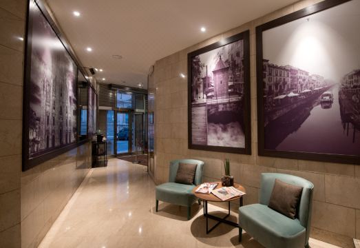 밀라노 두오모 아파트먼트 인근의 갤러리아 전경