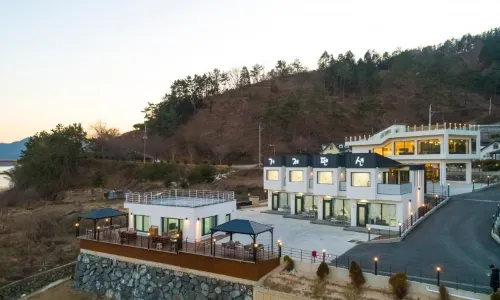 Geoje Island Eon Pool Villa Pension - 4-نجوم
