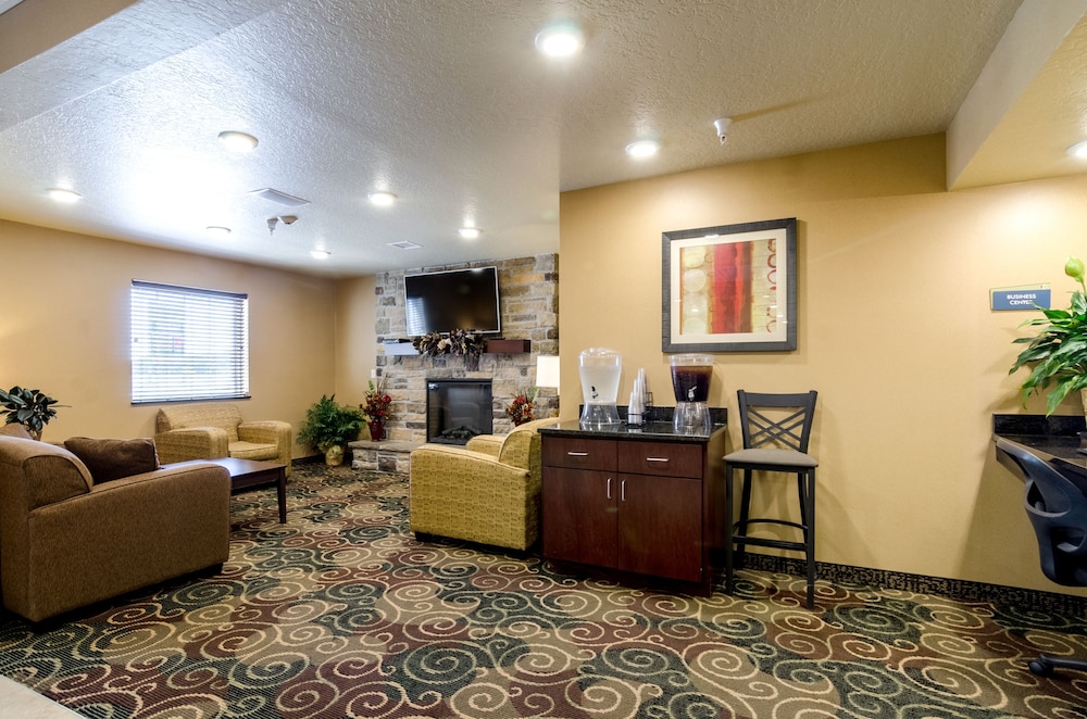 Cobblestone Inn & Suites - Cambridge