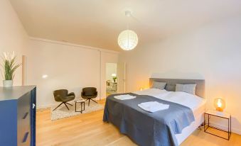 Sanders Leaves - Charming Three-Bedroom Apartment in Downtown Copenhagen
