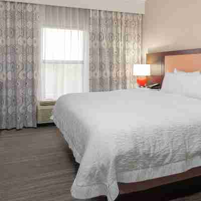 Hampton Inn & Suites Concord Charlotte Rooms