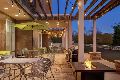 Home2 Suites by Hilton Woodbridge Potomac Mills Hotels in Woodbridge