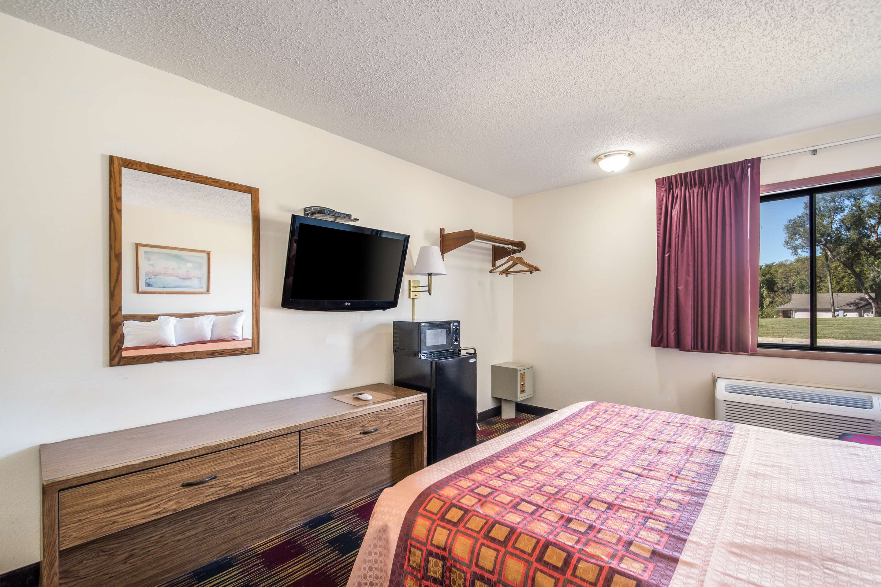 Americas Best Value Inn & Suites Harrisonville