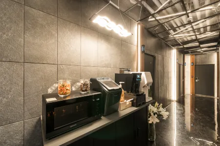 Bucheon (Jungdong) Noblesse Отели рядом с достопримечательностью «Bucheon One Million Rose Garden»