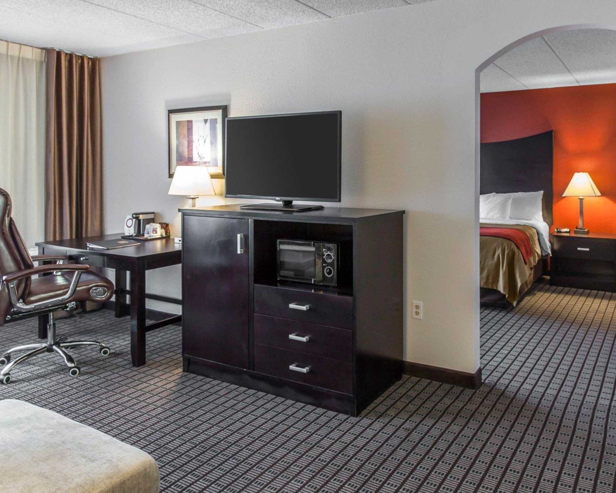 Comfort Inn & Suites BWI Airport