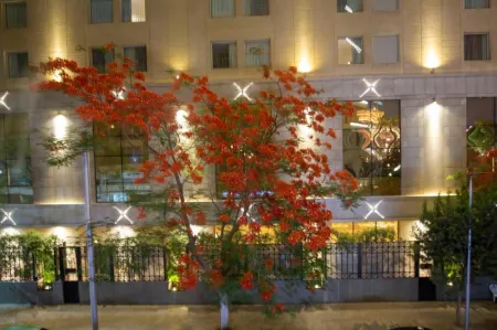 Museum Plaza Hostel Отели рядом с достопримечательностью «Мост 6-го Октября»