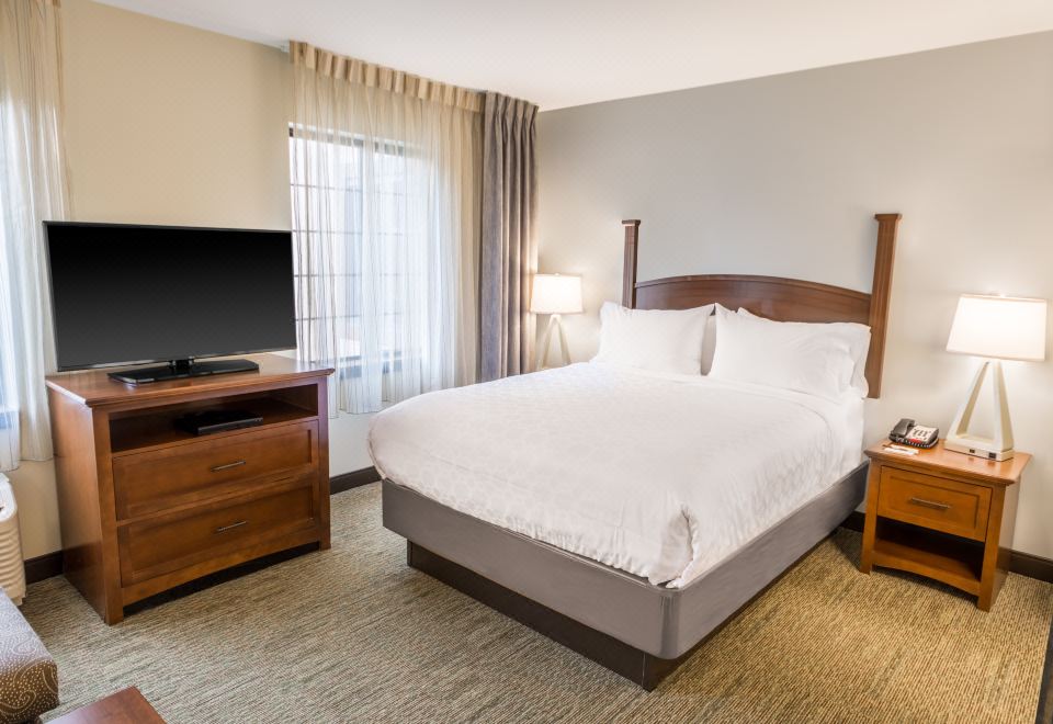 Staybridge Suites Kansas City-IndependenceOver view