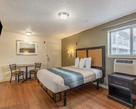 HomeTowne Studios Orlando-Cassleberry Hotels in Casselberry