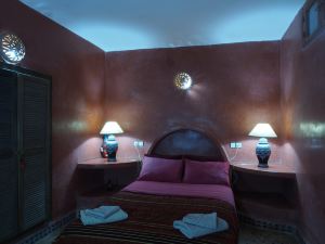 Welcome to Grenadine!!! Double Bedroom and Spacious Garden with Swimming Pool