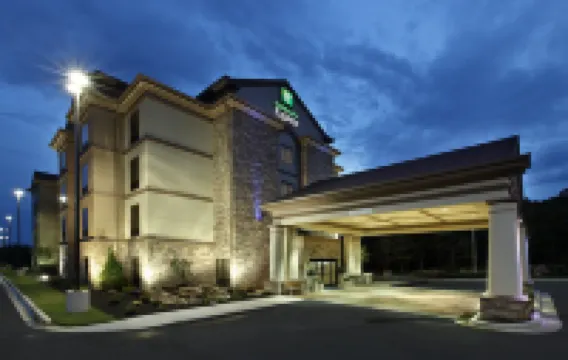 Holiday Inn Express & Suites MAUMELLE - LITTLE ROCK NW by IHG