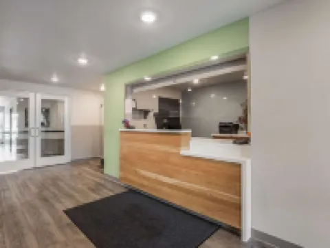 WoodSpring Suites Chicago Midway Hotels in Burbank