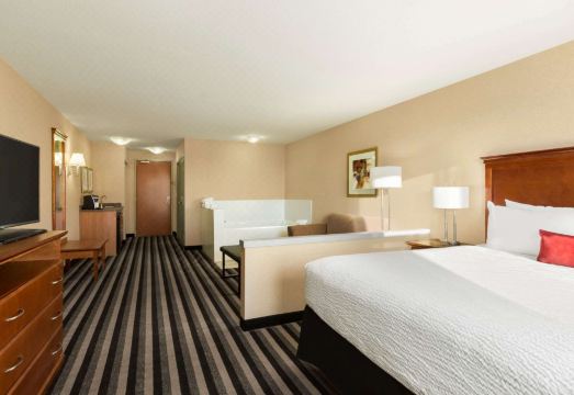 데이즈 인 & 스위트