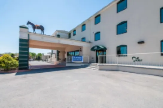 Rodeway Inn & Suites Hotels in 