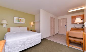 Americas Best Value Inn and Suites Winnie