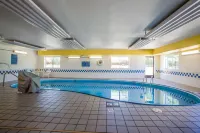 Comfort Suites Peoria I-74 - Pools