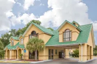 Howard Johnson by Wyndham Dothan Hotels in Dothan