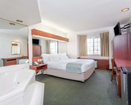 マイクロテル イン & スイーツ バイ ウィンダム マリアーナ ジャクソンのホテル