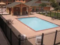 Executive Inn Brookshire - Pools