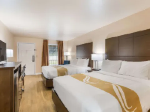 Quality Inn Hotels in Pulaski