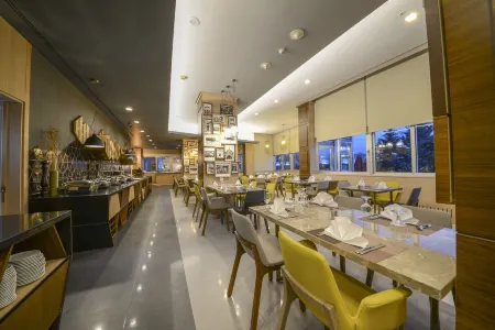 Radisson Blu Hotel, Ankara Отели рядом со станцией TCDD Ankara Gari