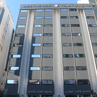 White Fort Hotel Các khách sạn gần Khu Bastakia