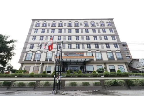 Grand Kanaya Hotel Hoteles en Sei Sikambing D