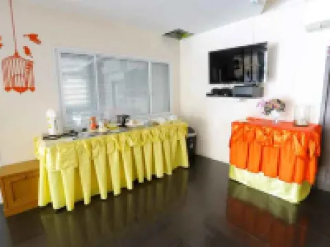 Portrait Pranburi Hotel プラーンブリーのホテル