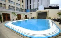 Grand Hotel Surabaya - Kolam Renang