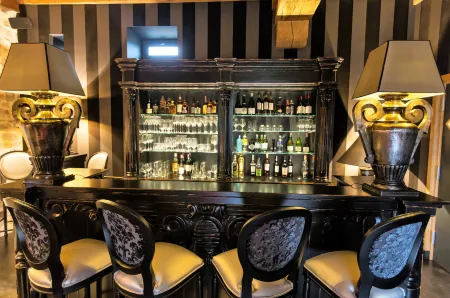 Domaine de Rymska & Spa - Relais & Châteaux Отели в г. Сен-Леже-Сюр-Дён