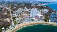 Tesoro Manzanillo All Inclusive Hotel a 